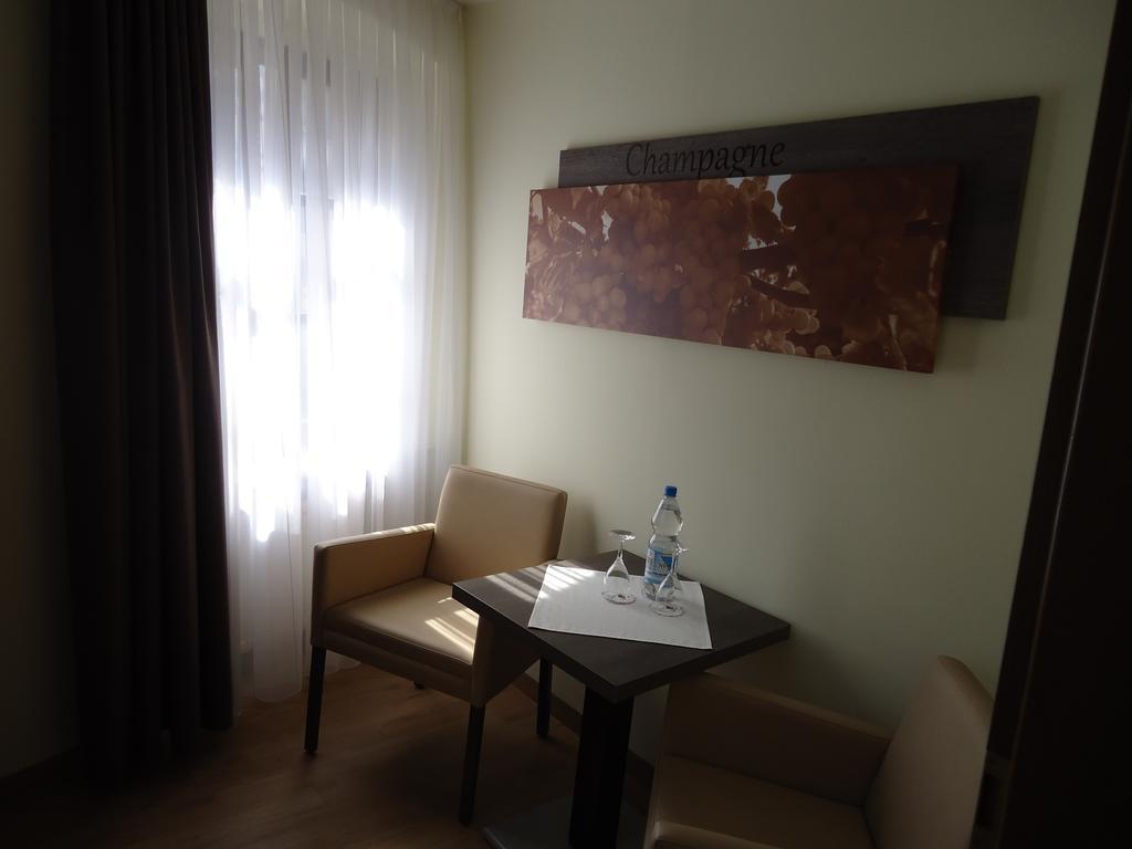 Gasthaus Huwer Bernkastel-Kues Habitación foto