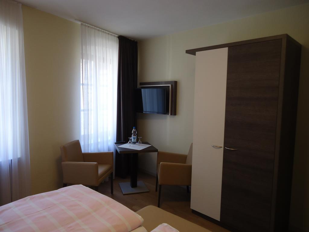 Gasthaus Huwer Bernkastel-Kues Habitación foto